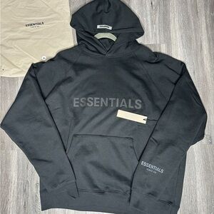 Fear of God
Essentials Pullover
